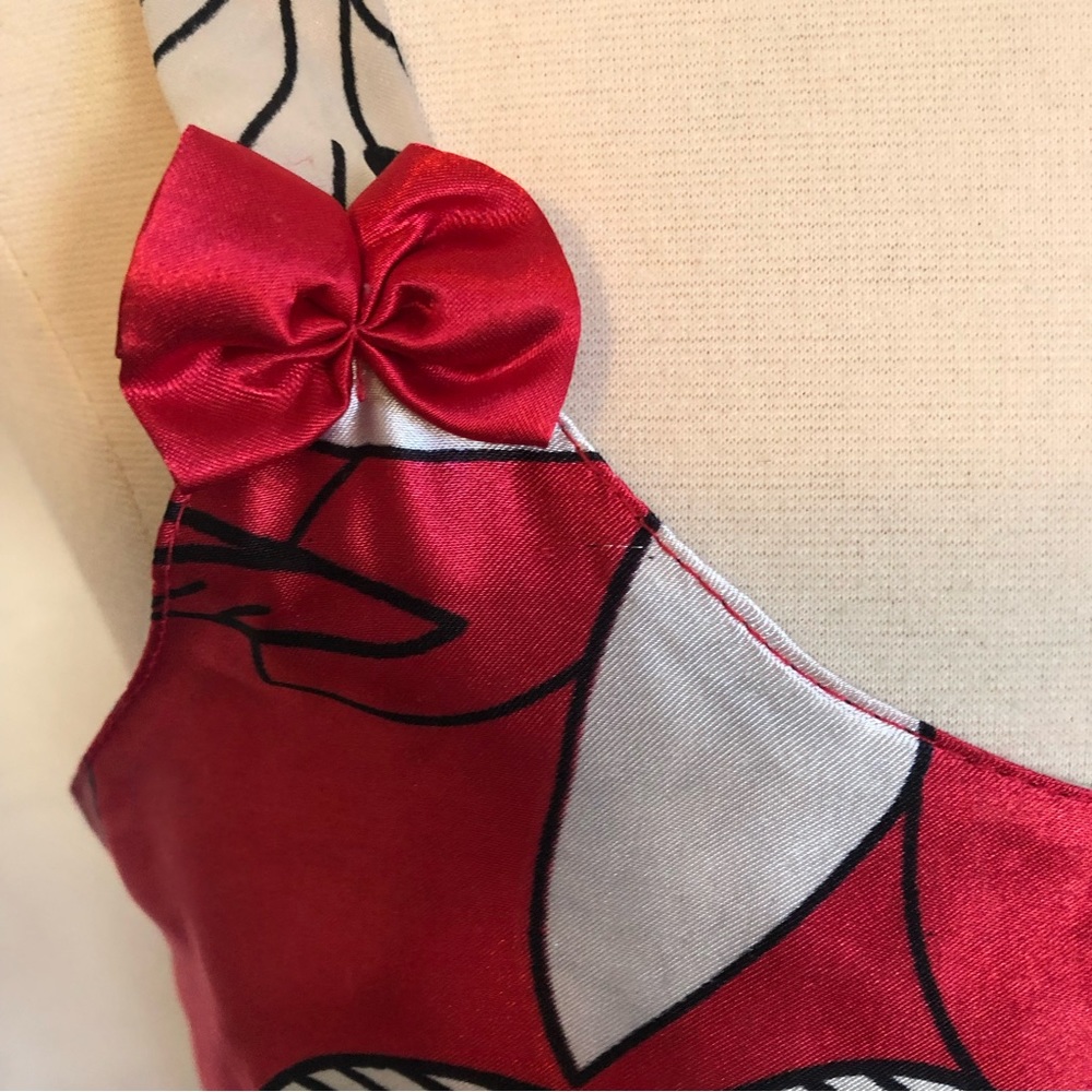 Sante Classic red nightgown w/white & black floral design w/red bows Size Small - Picture 6 of 8